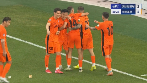玉昆4-2領(lǐng)先新鵬城！杜加利奇冒頂，徐宏杰得球抽射破門(mén)