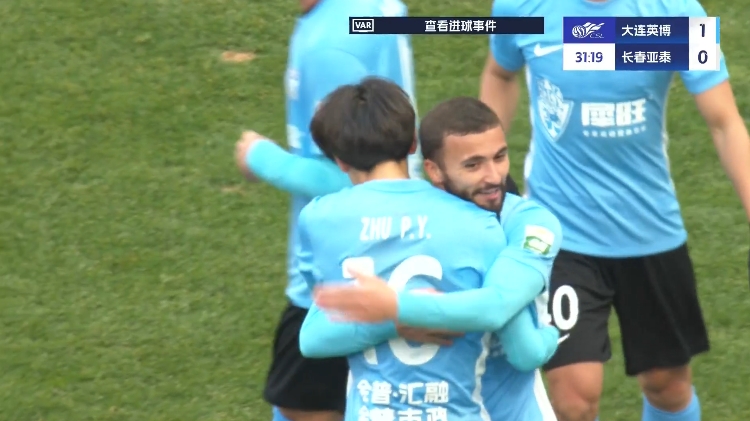 19歲朱鵬宇中超處子球！大連英博1-0領先長春亞泰，馬萊萊助攻