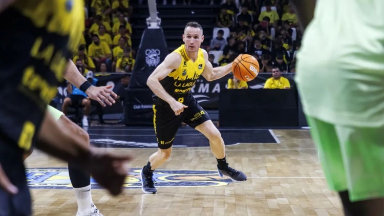 NBA初代老六，42歲進(jìn)入生涯巔峰？！