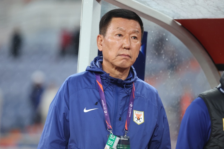 崔康熙：間歇期被抽調(diào)了很多球員訓(xùn)練受影響，國(guó)腳每人狀態(tài)不同