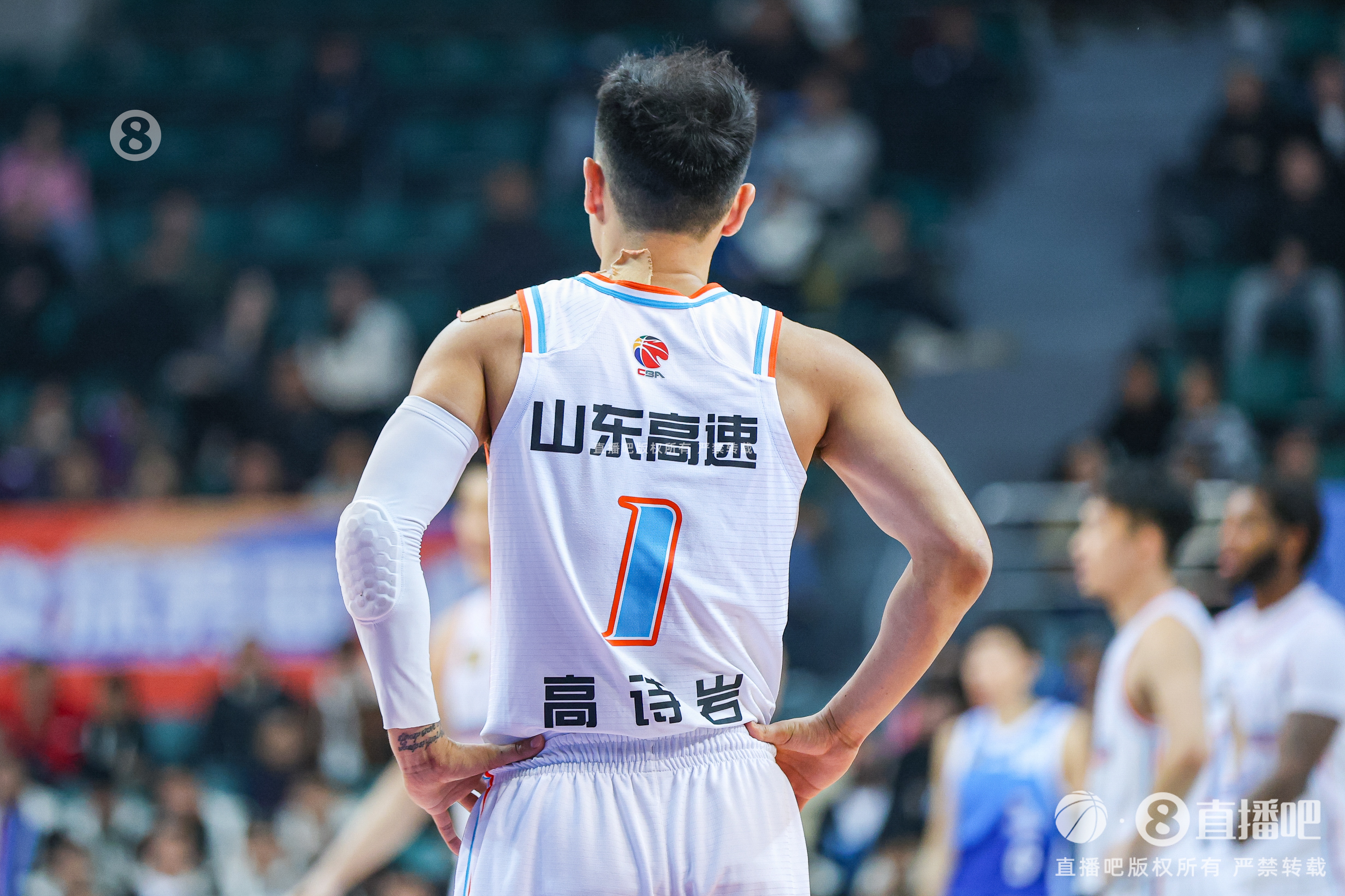 慢熱！首節(jié)山東落后四川1分 全隊(duì)首發(fā)5人單節(jié)合計(jì)僅拿到3分