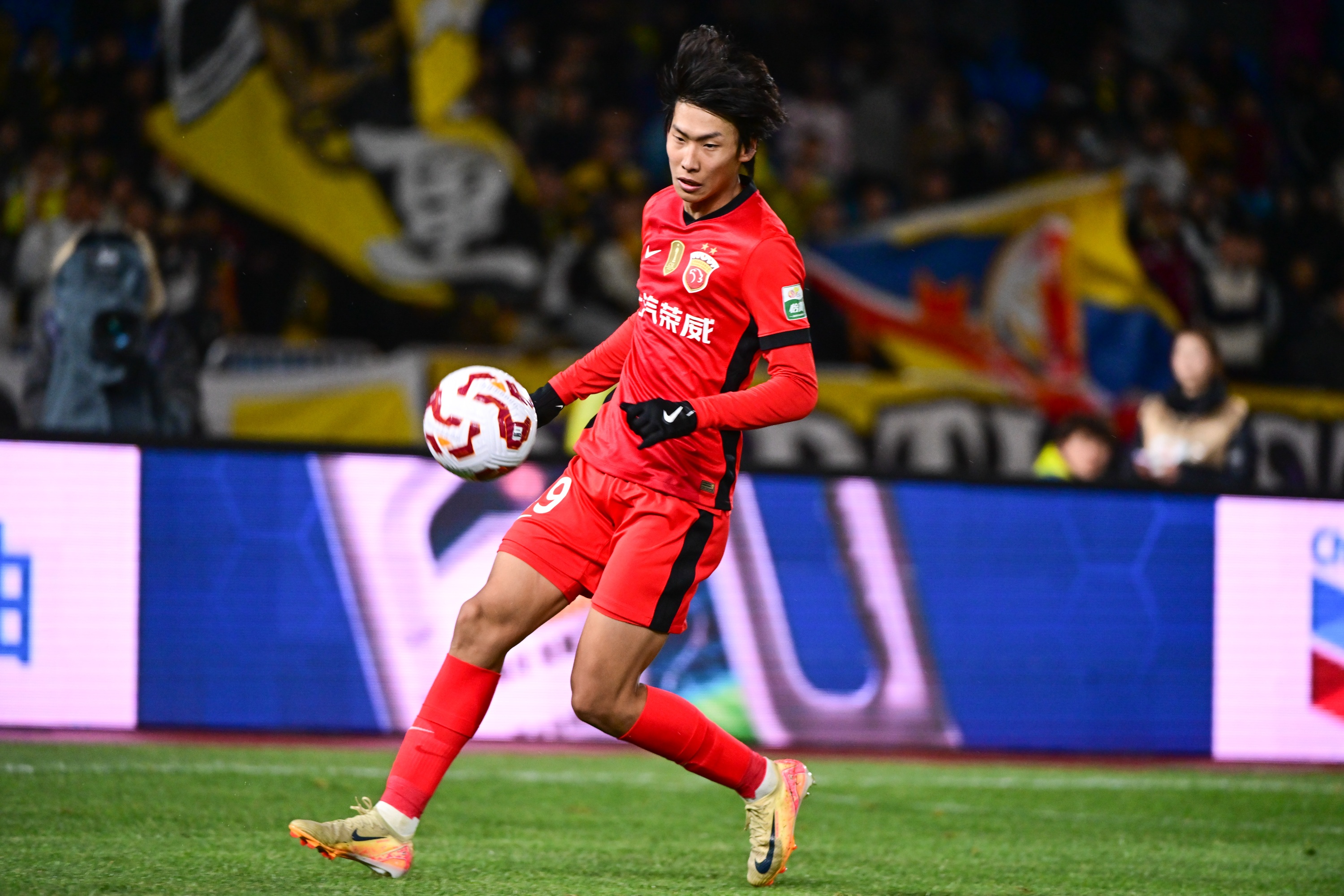 記者：李新翔、王鈺棟也要感謝B名單制度，以前的U23政策是奇葩